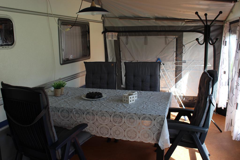 Caravan 'T Koekoeksnest Aagtekerke Habitación foto